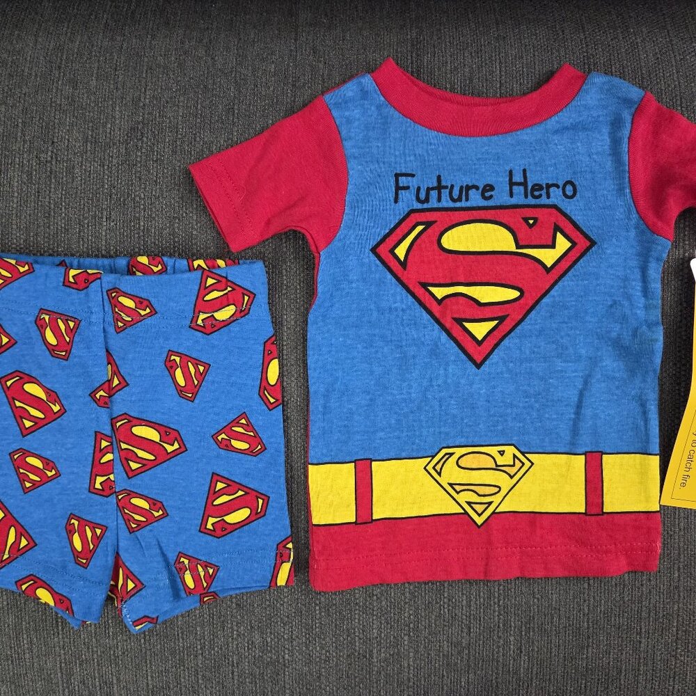 NEW Baby Size 9 months Superman DC Comics PJS Sleep Set Outfit